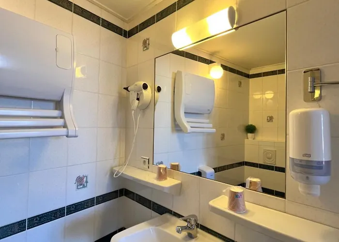 Hotel Du Nord - Ville-haute 2*