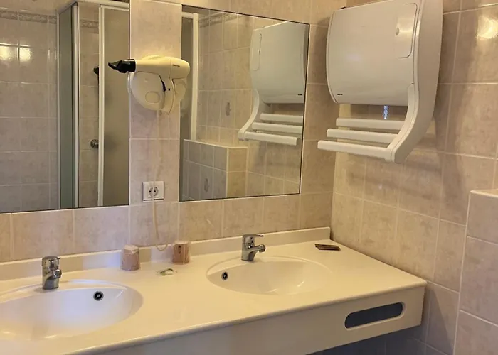 Hotell Du Nord - Ville-haute 2*