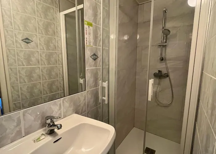 Du Nord - Ville-haute Hotell