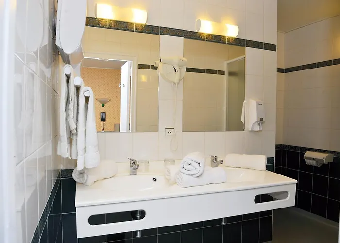 Hotel Du Nord - Ville-haute Saint-Flour (Cantal)